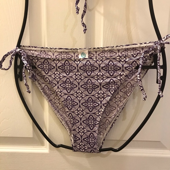 O Beach 🏖 Bikini Set - Picture 4 of 7